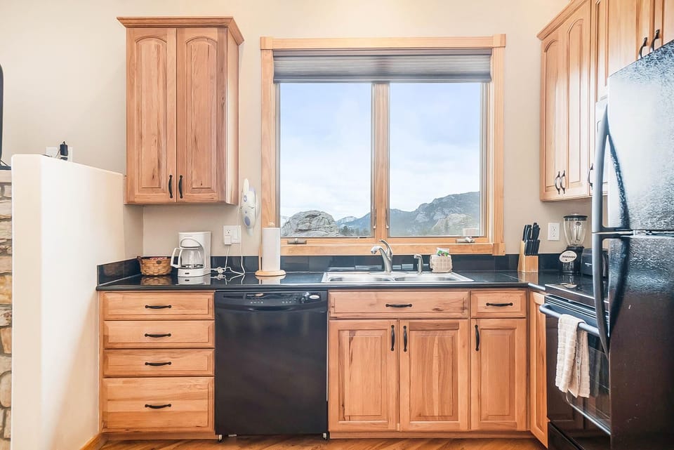 Condo, 2 Bedrooms | Private kitchen | Fridge, microwave, oven, dishwasher