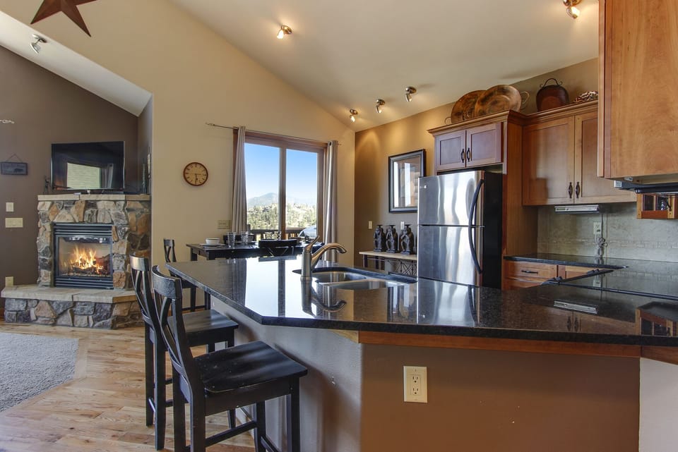 Condo, 2 Bedrooms | Private kitchen | Fridge, microwave, oven, dishwasher