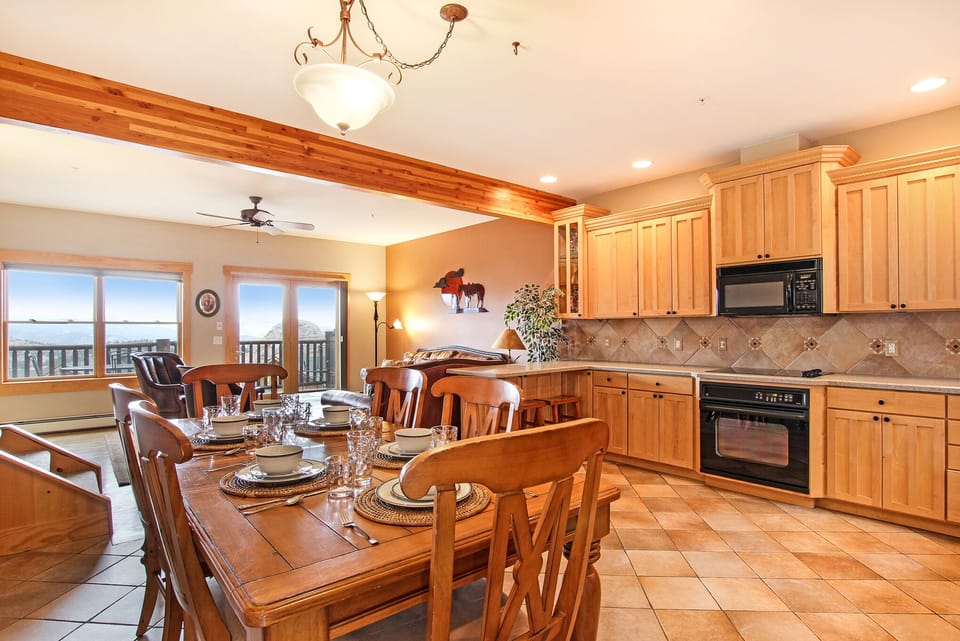Condo, 3 Bedrooms | Private kitchen | Fridge, microwave, oven, dishwasher