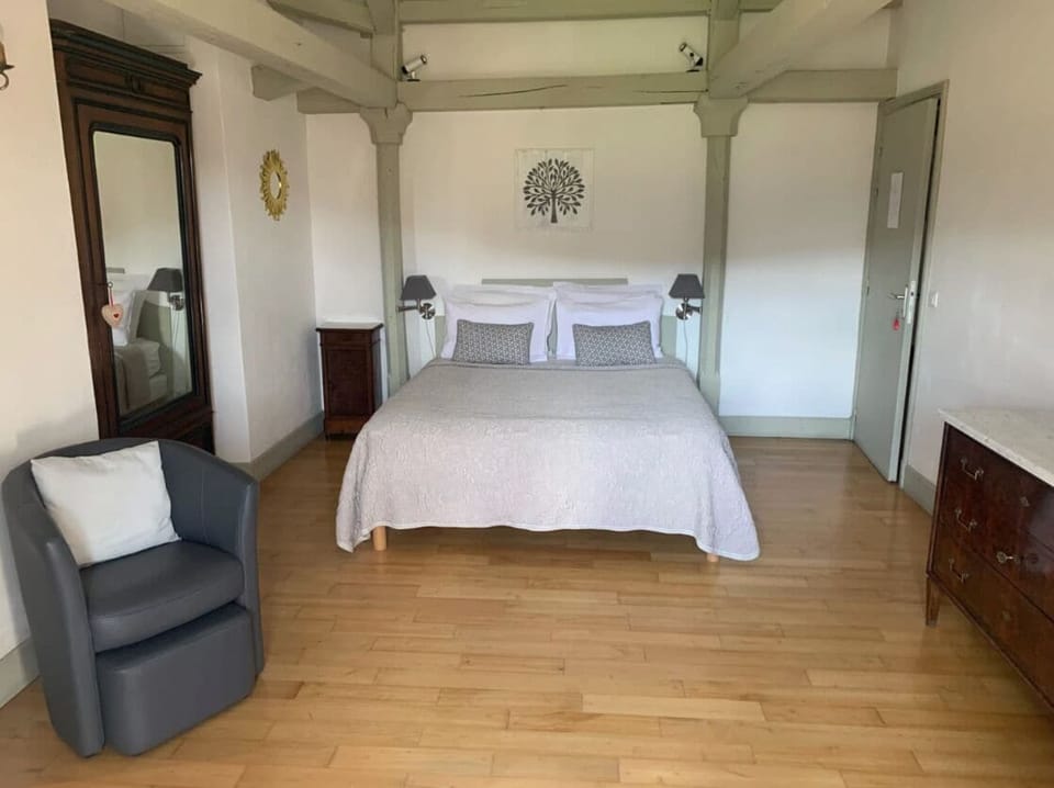 Standard Room, Garden View | Free WiFi, bed sheets
