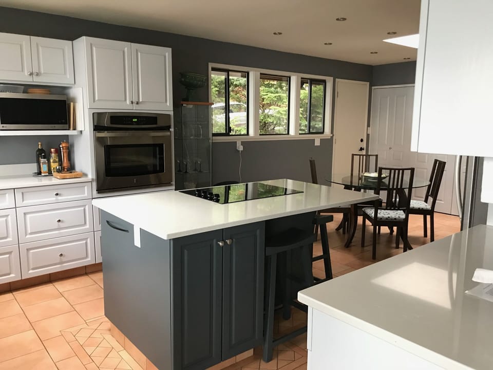 Center island with Quartz countertops is a great place for all to get together.