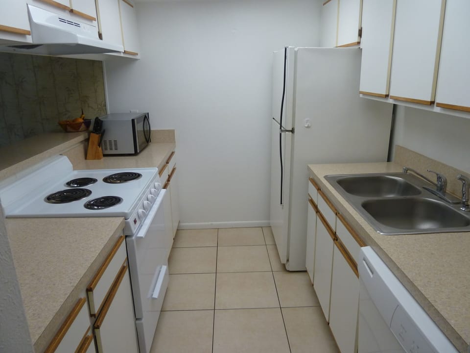 Kitchen with all utensils provided. Always disinfected and extra clean!!!
