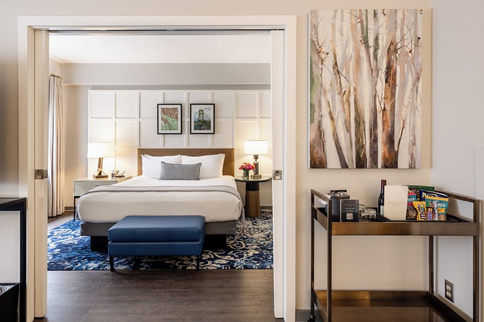 Suite, 1 King Bed with Sofa bed | Hypo-allergenic bedding, minibar, in-room safe, individually decorated