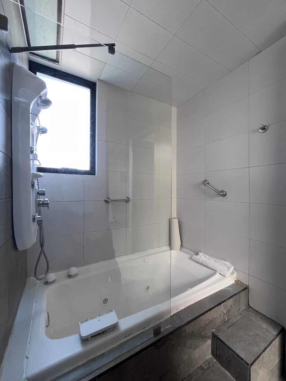 Private spa tub