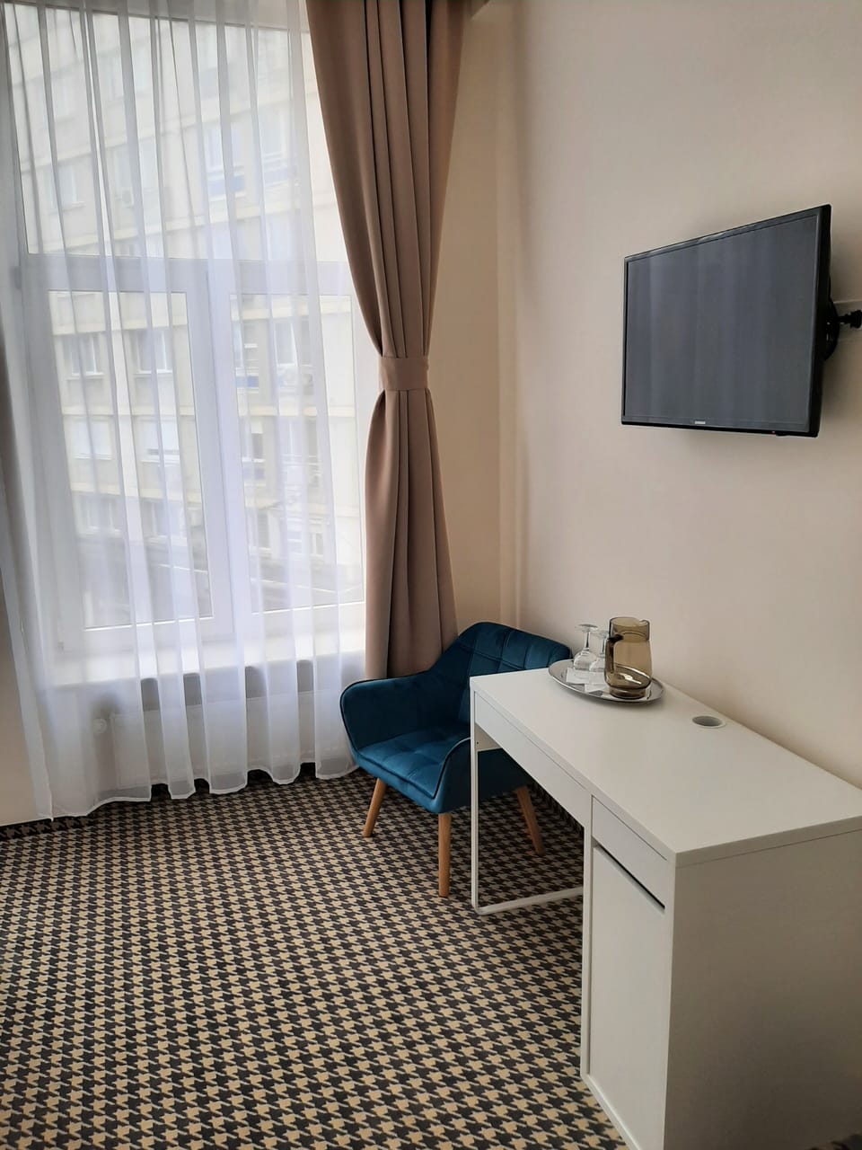 Minibar, in-room safe, desk, soundproofing