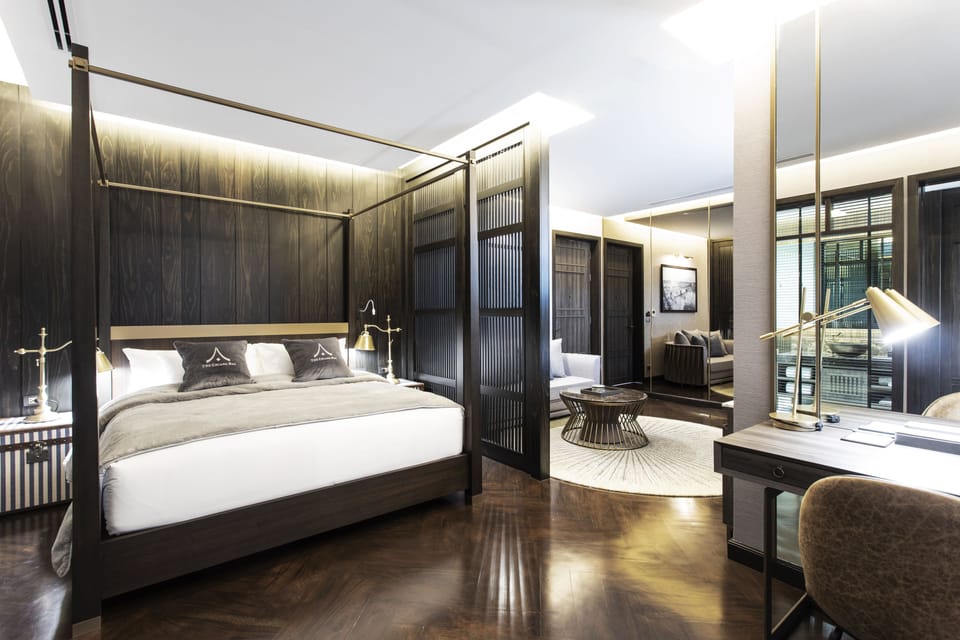 The Heritage House Suite | Minibar, in-room safe, desk, blackout drapes
