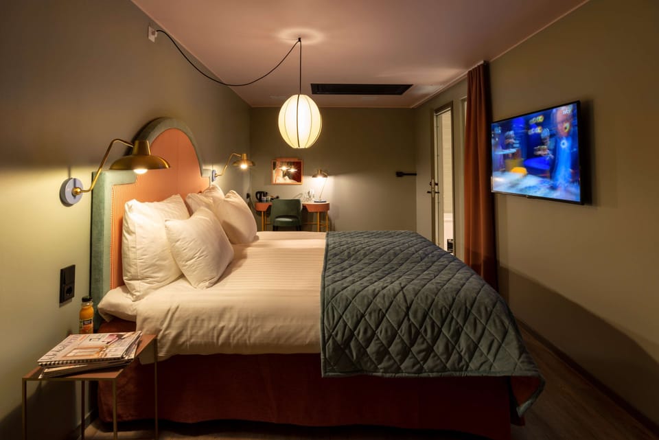 Economy Room, 2 Twin Beds, Non Smoking, No Windows | In-room safe, desk, blackout drapes, soundproofing