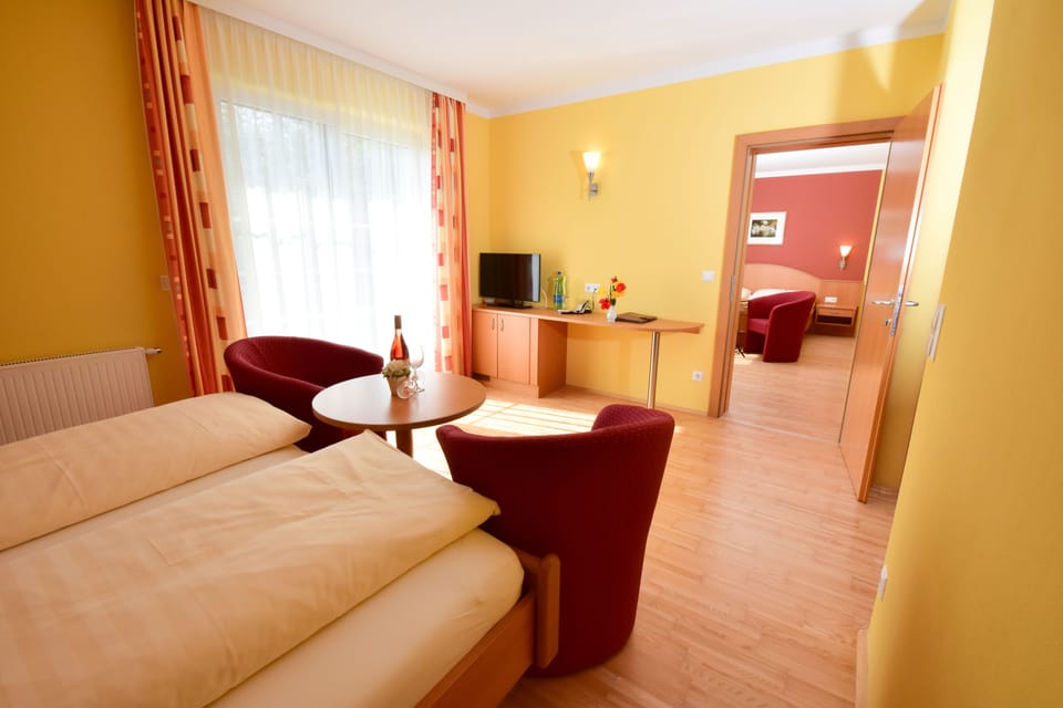 Comfort Double Room, 1 Queen Bed with Sofa bed, Garden View, Garden Area | Minibar, in-room safe, desk, blackout drapes