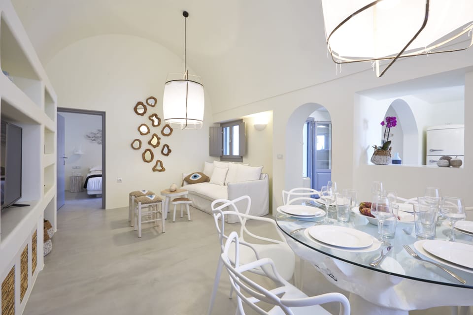 Traditional Villa with heated pool | Living area | 32-inch flat-screen TV with cable channels, LED TV, video-game console