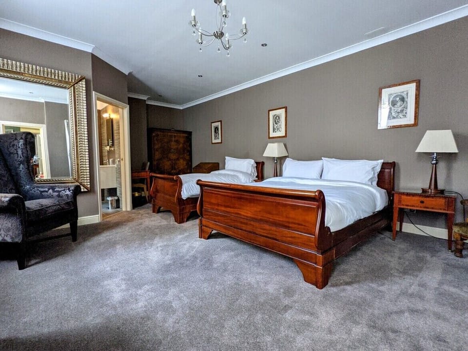 Classic Triple Room | Premium bedding, individually decorated, individually furnished, desk