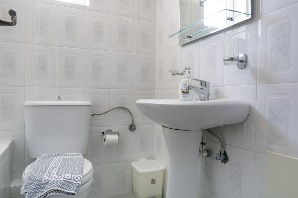 Superior Apartment, 1 Bedroom | Deep soaking bathtub