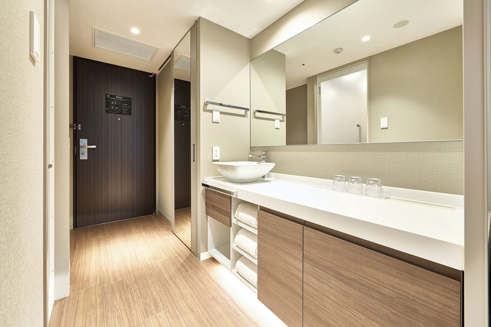 Separate tub and shower, deep soaking tub, free toiletries, hair dryer