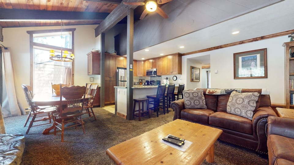 Condo, 2 Bedrooms | Living area | Smart TV
