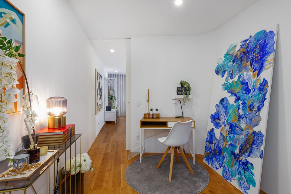 Deluxe Studio Suite | Premium bedding, memory foam beds, free WiFi, bed sheets