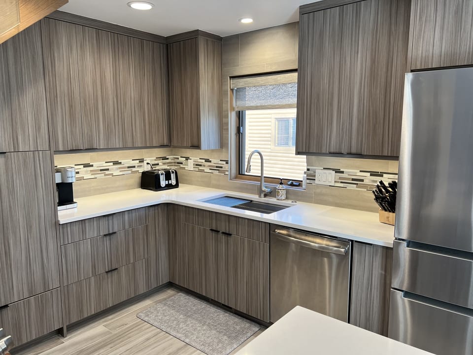 Brand new fully equipped kitchen!
