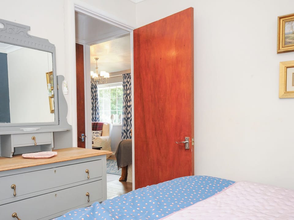 Cottage | 2 bedrooms, individually decorated, individually furnished, free WiFi