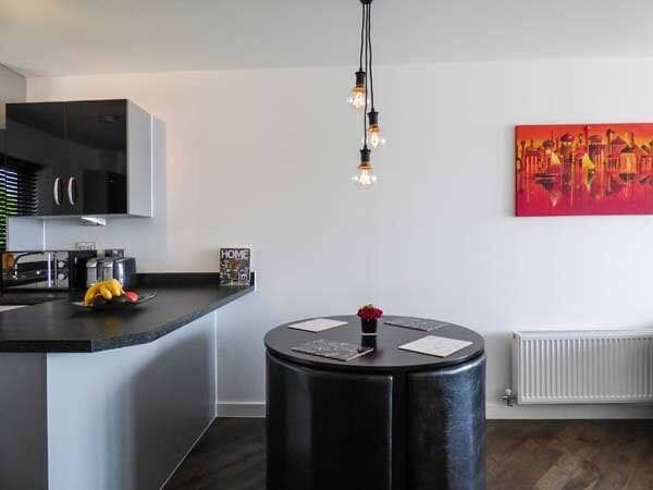 Cottage | Private kitchen | Fridge, microwave, stovetop, dishwasher