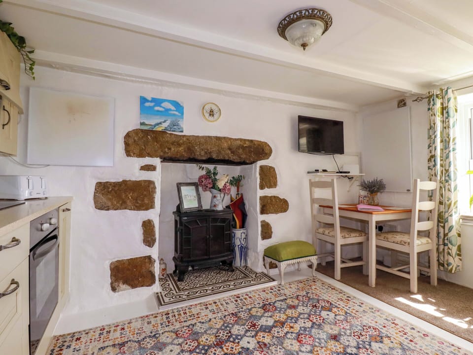 Cottage | Interior