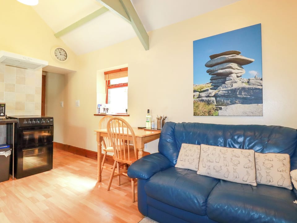 Cottage | Living area | TV