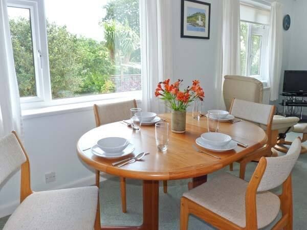 Cottage | Dining