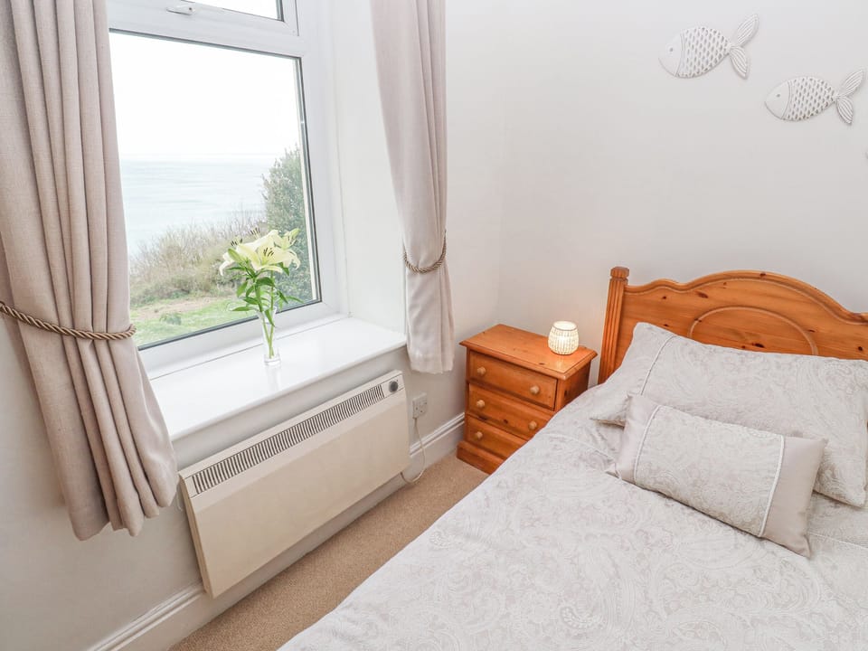 Seaview Cottage in England