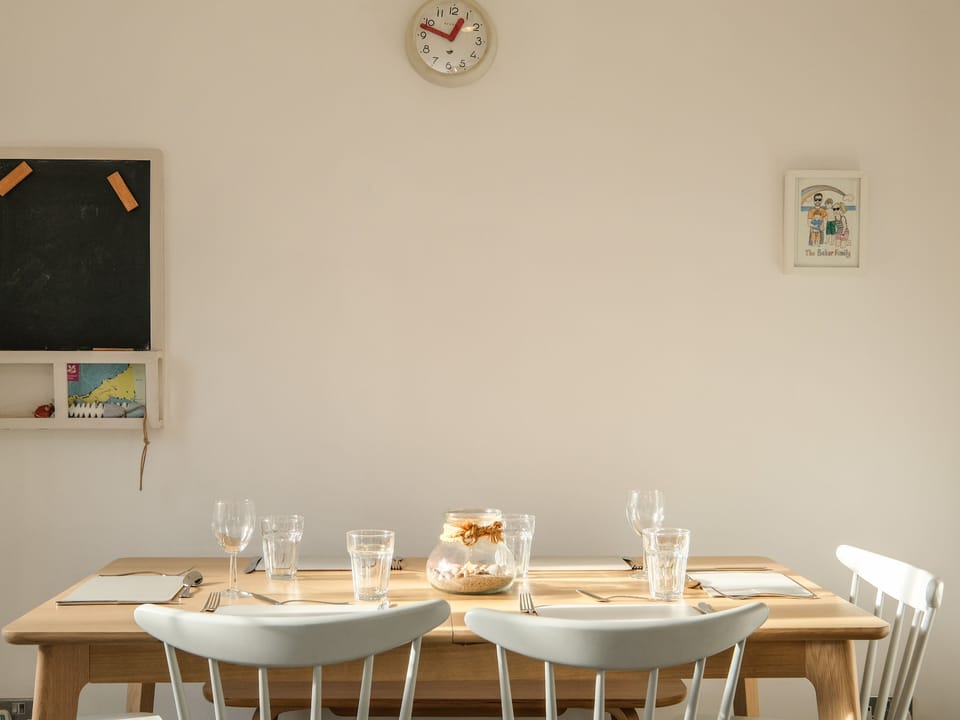 Cottage | Private kitchen | Microwave, stovetop, dishwasher, electric kettle