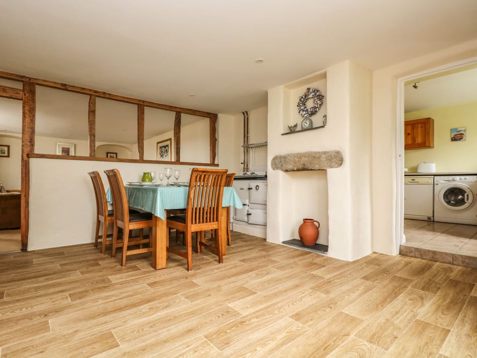 Cottage | Interior