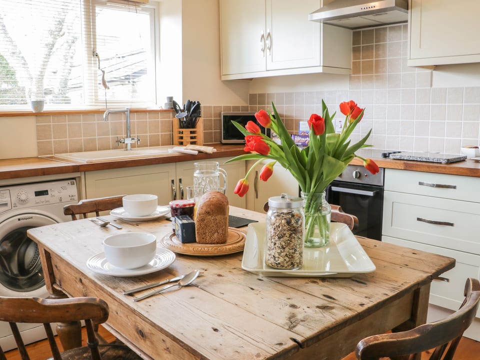 Cottage | Private kitchen | Highchair, cookware/dishes/utensils