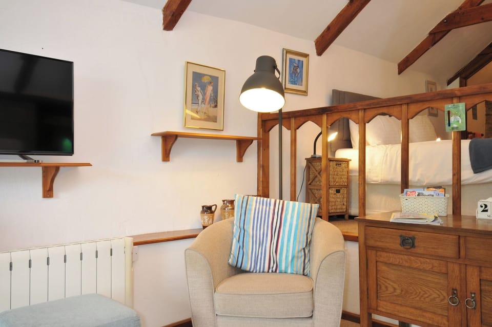 Cottage | 1 bedroom, individually decorated, individually furnished, free WiFi