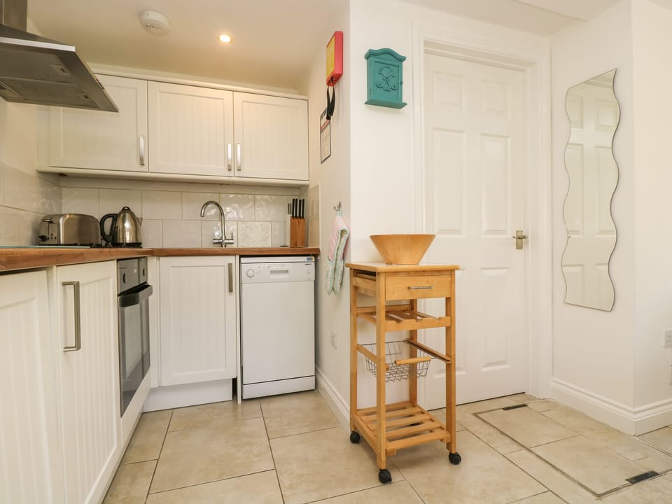 Cottage | Private kitchen | Cookware/dishes/utensils