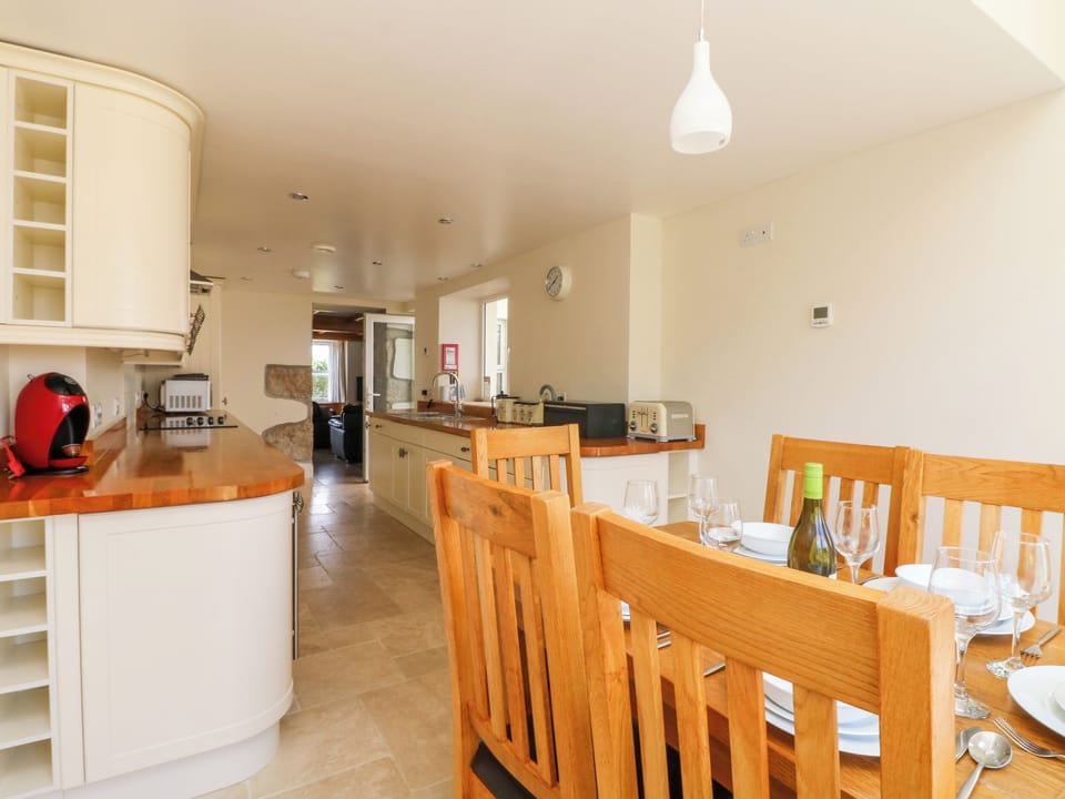 Cottage | Interior