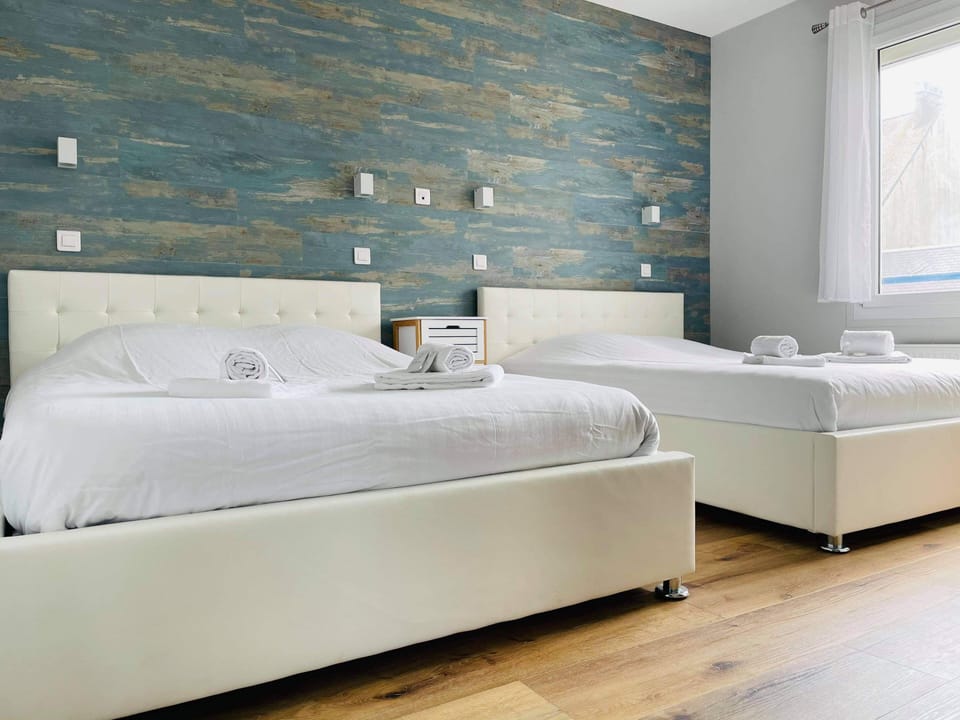 Family Room (1) | Individually decorated, individually furnished, desk, blackout drapes