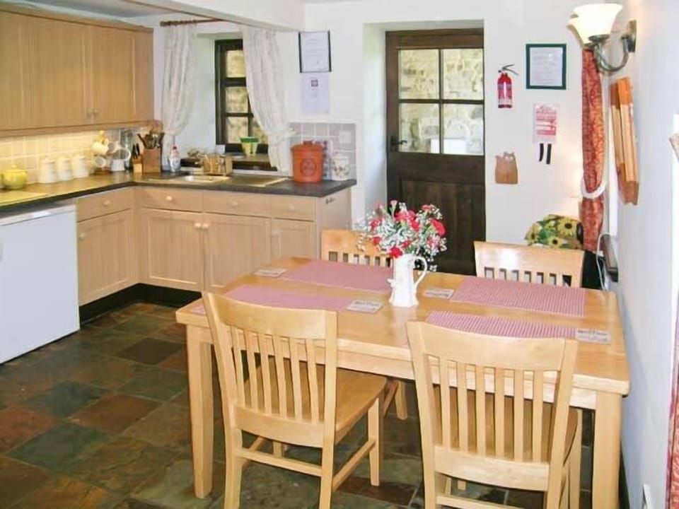 Cottage | Interior