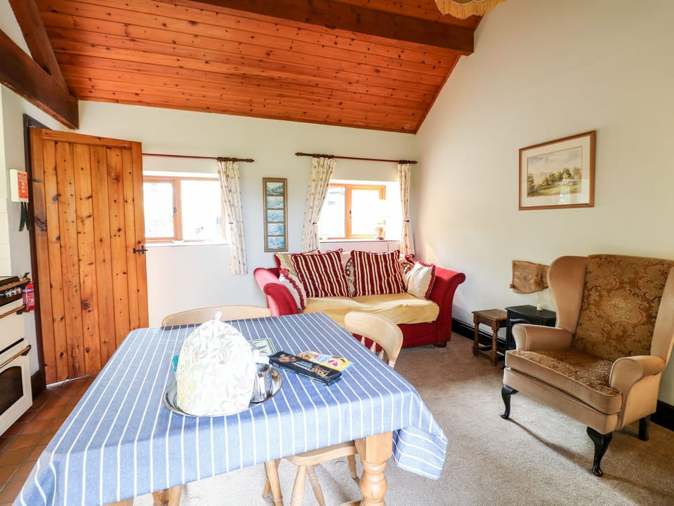 Cottage | 1 bedroom, individually decorated, individually furnished