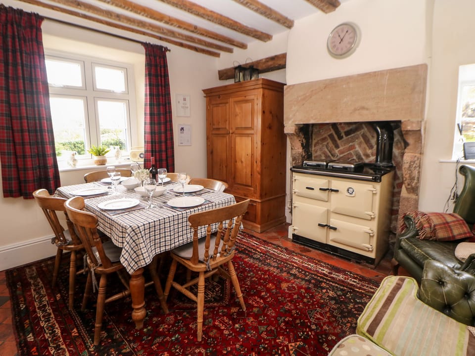 Cottage | Interior