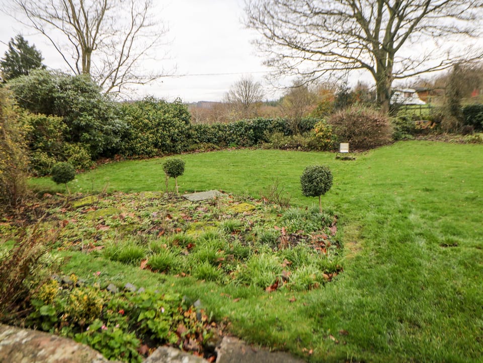 Quarry House Cottage in Staffordshire Moorlands District