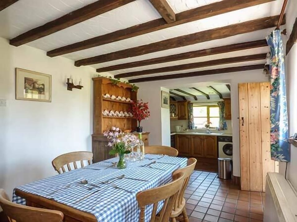 Cottage | Interior