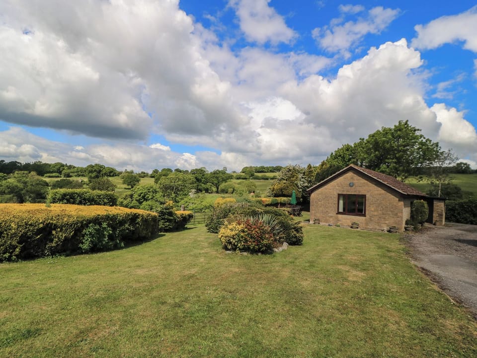 Cottage | Property grounds