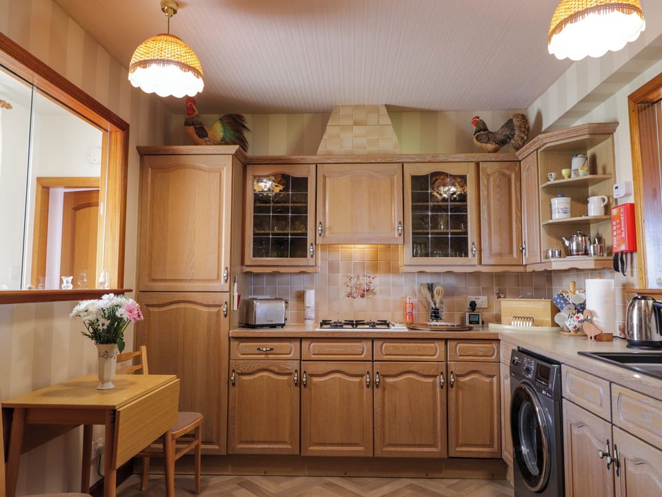 Dishwasher, cookware/dishes/utensils