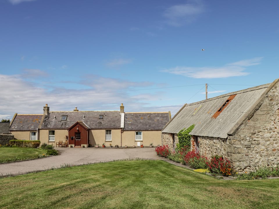 Cottage | Property grounds