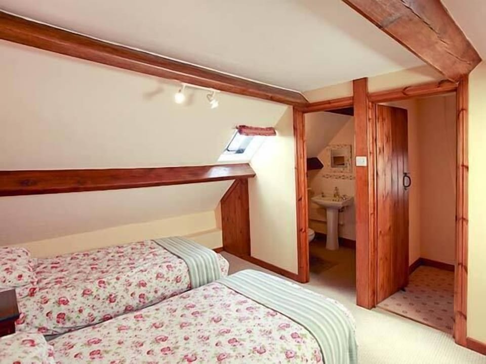 Cottage | Interior