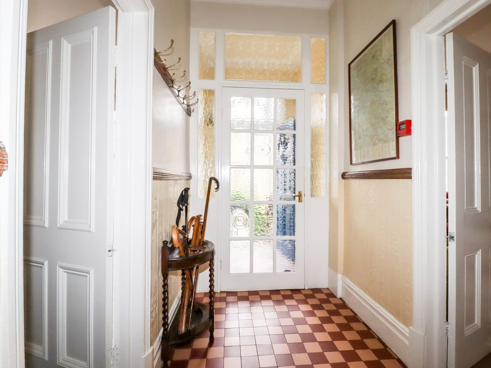 Cottage | Interior