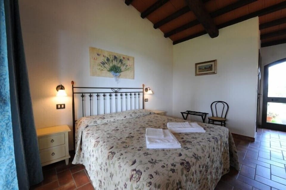 Standard Double or Twin Room, Garden View | 1 bedroom, desk, iron/ironing board, free cribs/infant beds