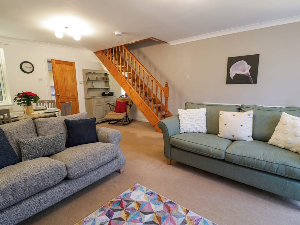 Cottage | Living area | TV