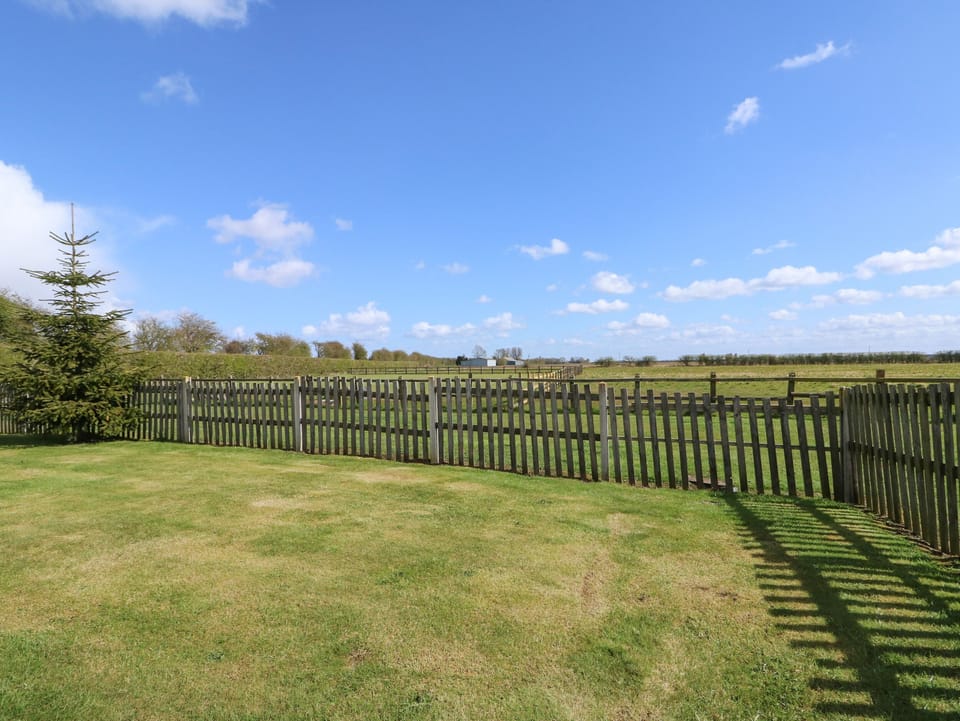 Cottage | Sport court