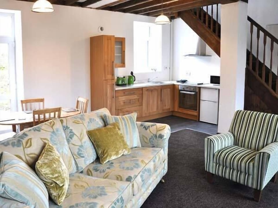 Cottage | Interior
