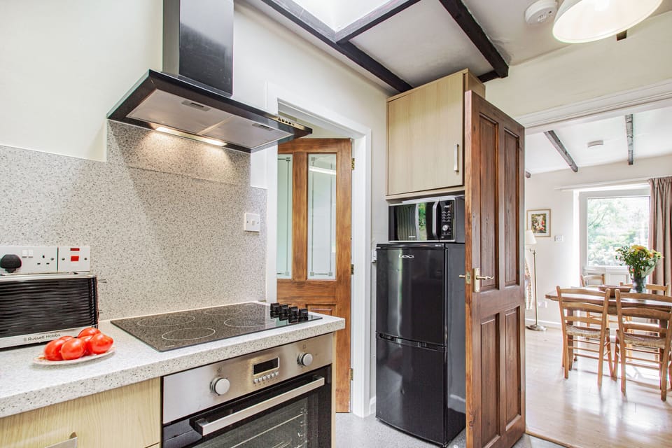 Cottage | Private kitchen | Cookware/dishes/utensils