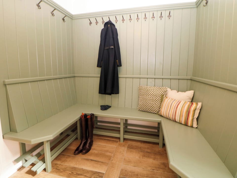 Cottage | Interior