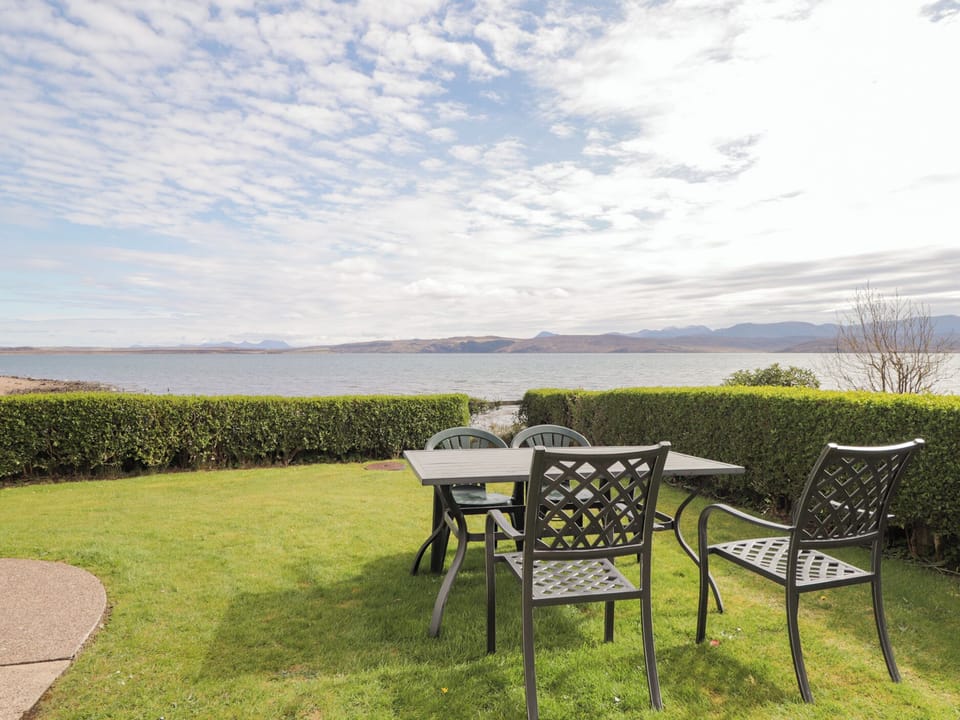 Cottage | Outdoor dining