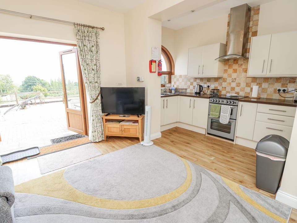 Cottage | Private kitchen | Cookware/dishes/utensils